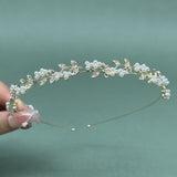 [Elegant Wedding Hair Accessory Rhinestone] Vintage-Inspired Bridal Headband with Faux Pearls and Zinc Alloy Leaves, Classic Elegant Wedding Hair Accessory with Rhinestone Detail