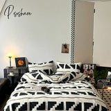 2023 New Upgraded Simple Nordic Style Cotton Bedding Black And White Series Men’s Four-Piece Set