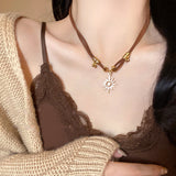 Vintage-Inspired Star Choker Necklace with Rhinestone Accents,, Alloy - Perfect for Parties and Vacations