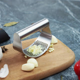 [1 Stainless Steel Garlic Press] 1pc, Garlic Press, Stainless Steel Garlic Press, Rocker Metal Garlic Mincer, Washable Garlic Crusher, Kitchen Garlic Chopper, Garlic Masher, Kitchen Stuff, Kitchen Gadgets Kitchen Accessories