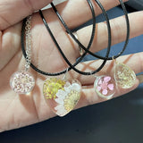 Fahion Glass Charm Real Dried Flower Pendant Necklace Transparent Butterfly Flower Pendant Necklace For Women Jewelry