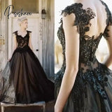 Vintage Black Wedding Dresses Lace Applique Sweetheart A-Line Gothic Bridal Dress Beaded Backless
