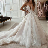 A-Line Boho Wedding Dress V-Neck Straps Appliqued Lace Bridal Gowns Elegant Long Train Tulle Beach Princess Wedding Party Dress